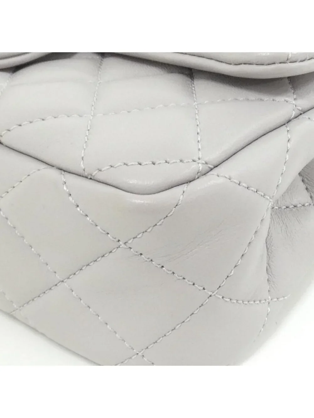 Chanel use accent features